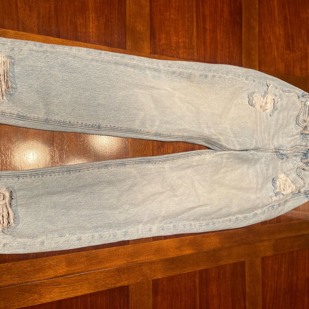American Eagle Highest Rise 90’s Boyfriend Light Blue Distressed Jeans size 0